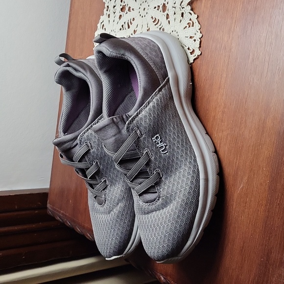 Ryka Whim - Picture 3 of 12